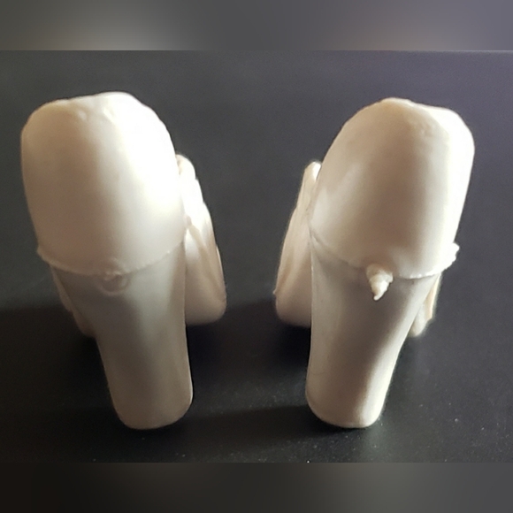 Vintage 1970s 12" Mego Doll White Sandal shoes for Cher Farrah Fawcett - Picture 4 of 5